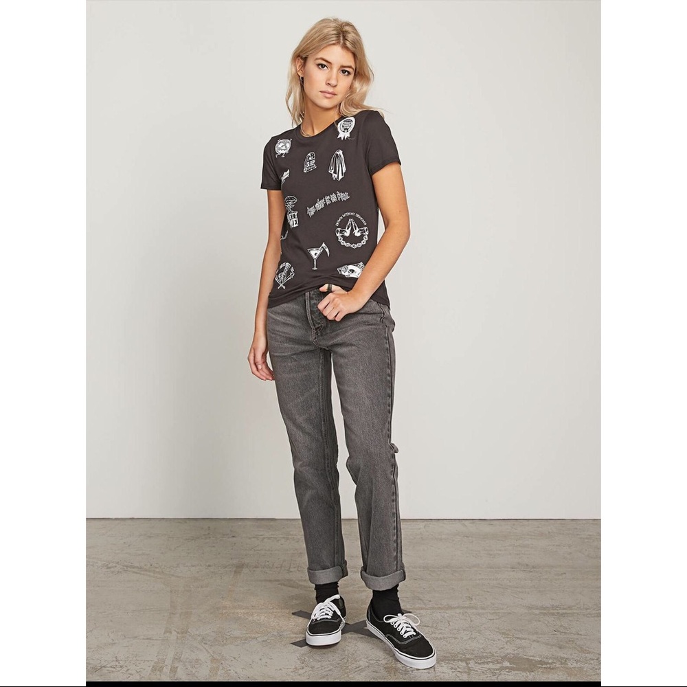 NWT Volcom Tee